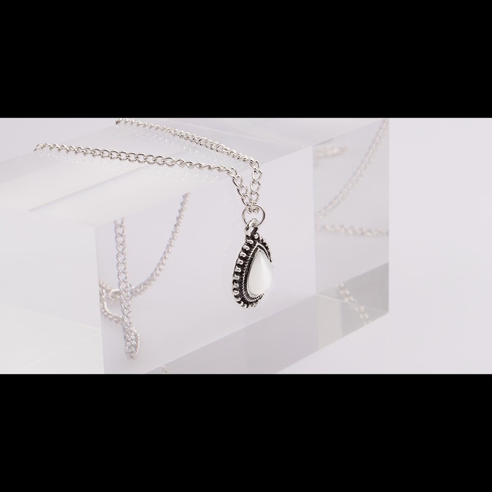 Vintage Layered Water Drop Necklace - Picture 5 of 6